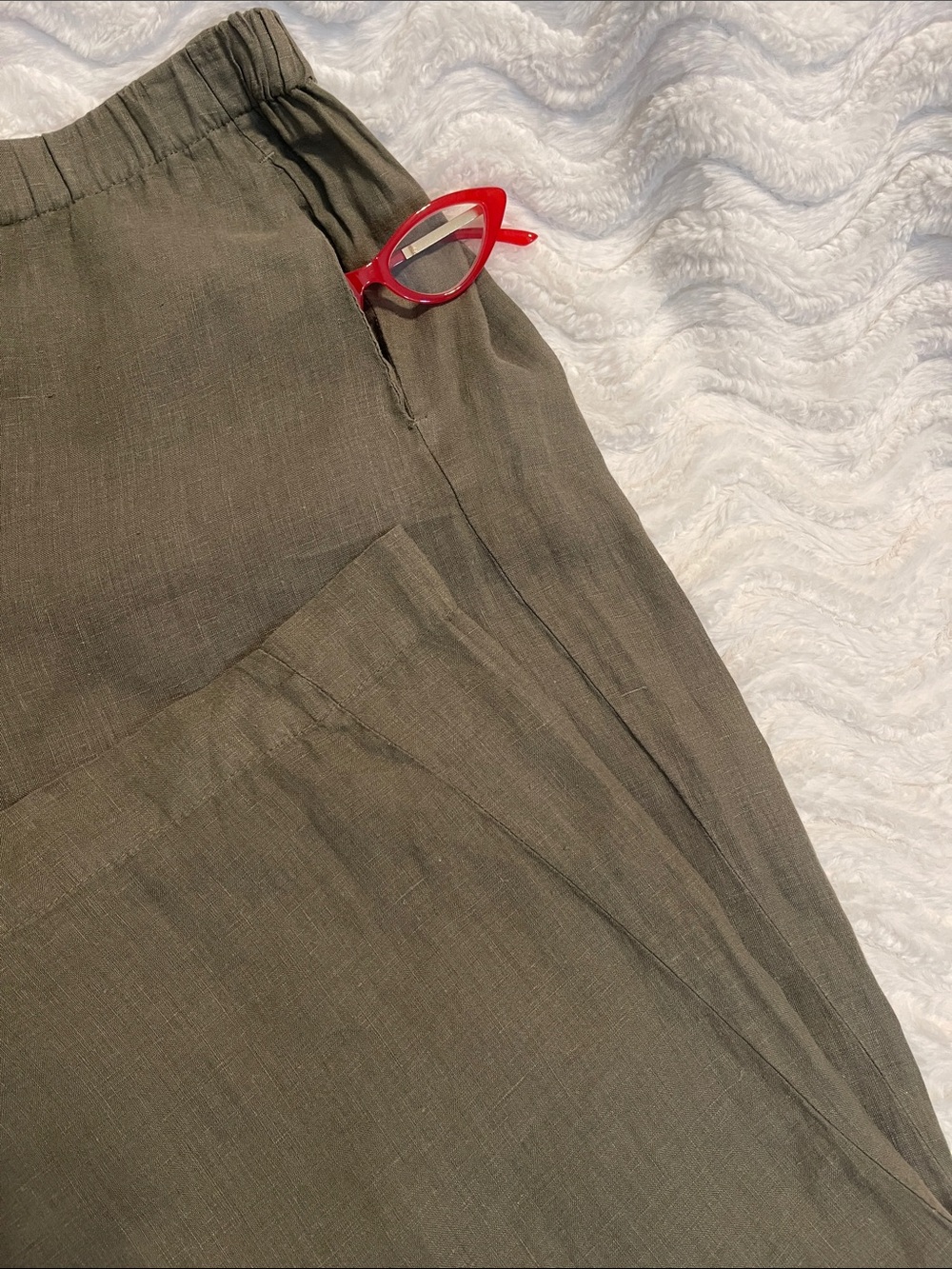 Lola Linen Velvet by Graham & Spencer Olive Green Wide-Leg Pants - Picture 9 of 15